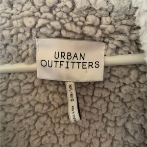 Urban Outfitters BDG  Teddy Jacket M/L Open Reversible Hooded Oversized Soft